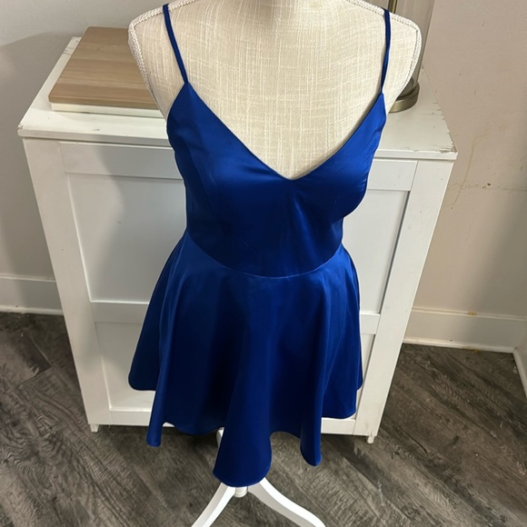 Windsor NWOT Gorgeous Royal Blue Evening Mini Party Dress - Picture 4 of 17